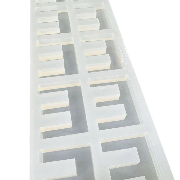 Epoksi Çoklu Silikon Kalıp E Harfi Anahtarlık Reçine Seri Döküm Kalıbı 4 CM 10 Lu Epoksi Çoklu Silikon Kalıp E Harfi Anahtarlık Reçine Seri Döküm Kalıbı 4 CM 10 Lu