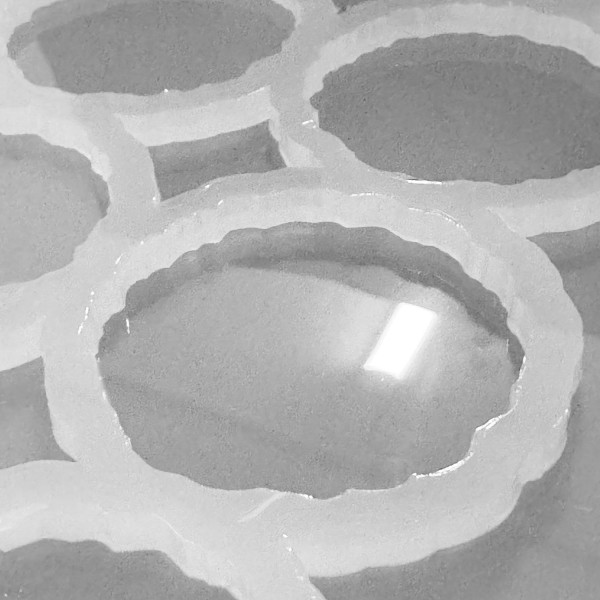 Epoksi Silikon Kalıp Tırtıklı Geode Anahtarlık Kalıbı 4.8 CM 50 Li Epoksi Silikon Kalıp Tırtıklı Geode Anahtarlık Kalıbı 4.8 CM 50 Li
