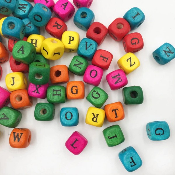 Ahşap Küp HARFLİ  Boncuk 10X10 MM  Karışık Renkli  100 GRAM