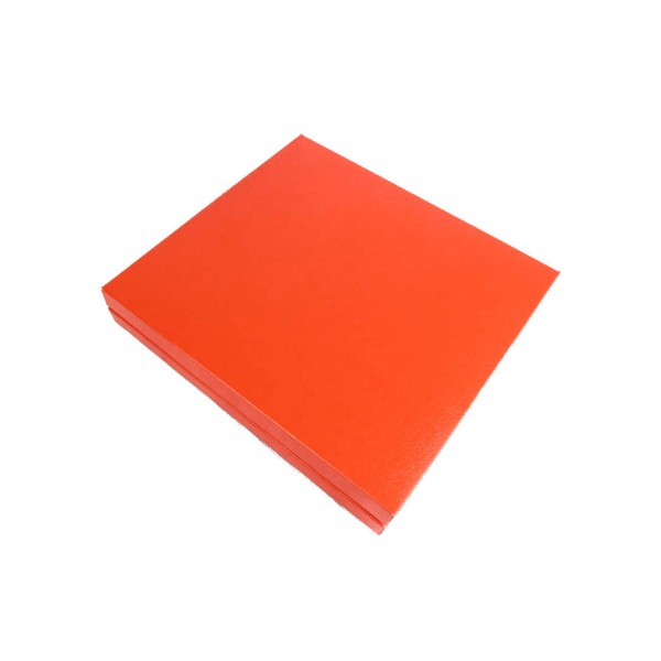 Karton Çikolata Kutusu 16'lı Separatörlü 23.5 X 22.5 CM Kırmızı Karton Çikolata Kutusu 16'lı Separatörlü 23.5 X 22.5 CM Kırmızı